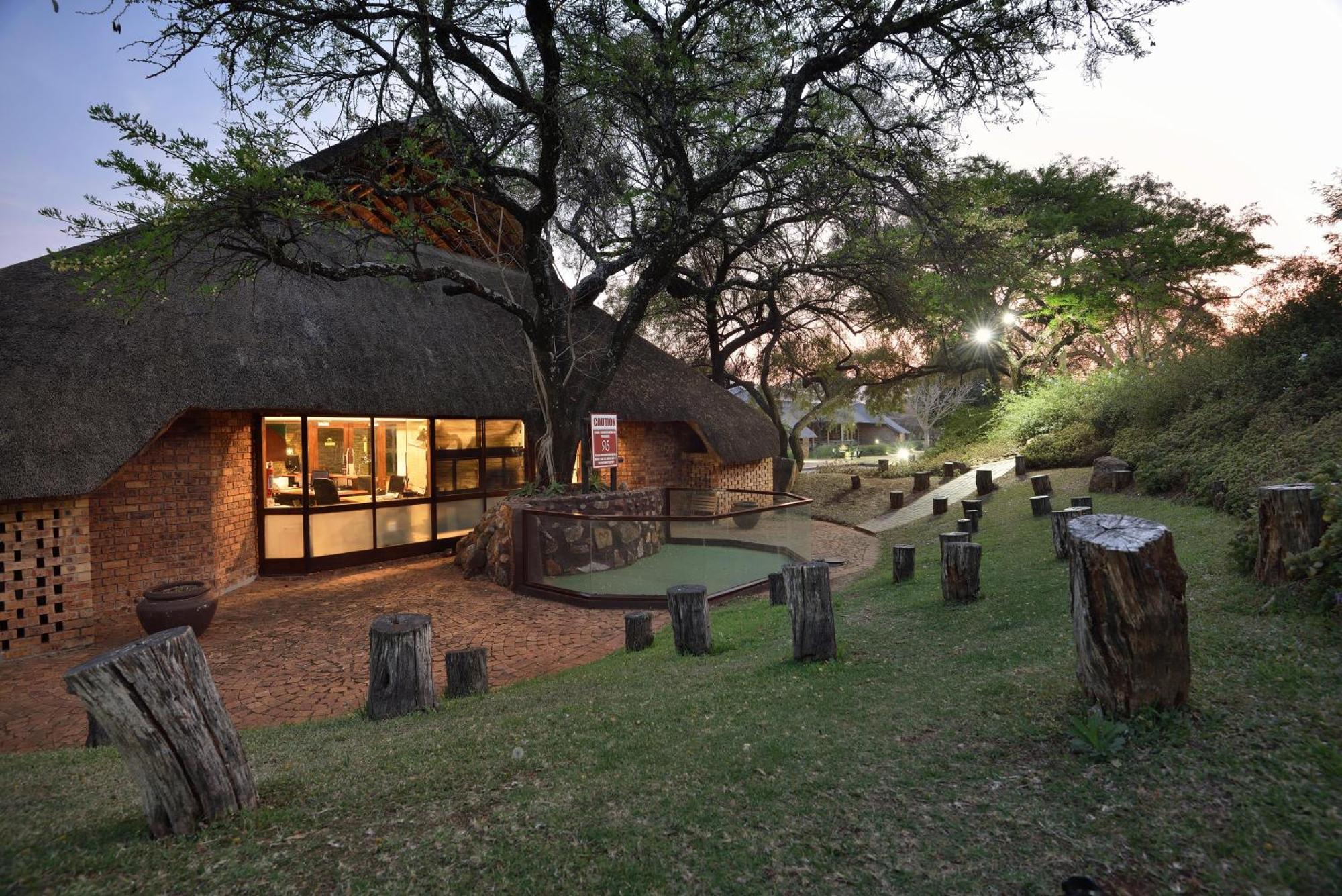 Bakubung Bush Lodge Ледіг Екстер'єр фото